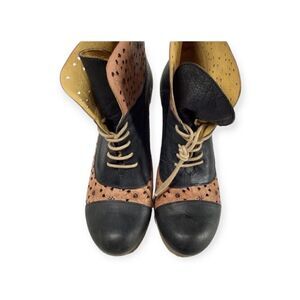 Brako Perforated leather ankle boots brown‎ & black floral print EU 40